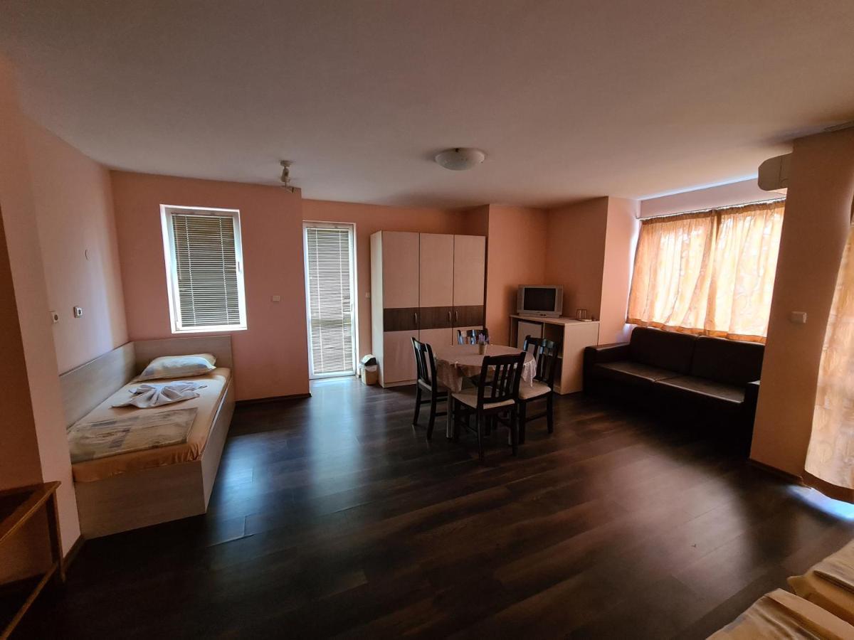 Къща За Гости Яневи Ravda Extérieur photo